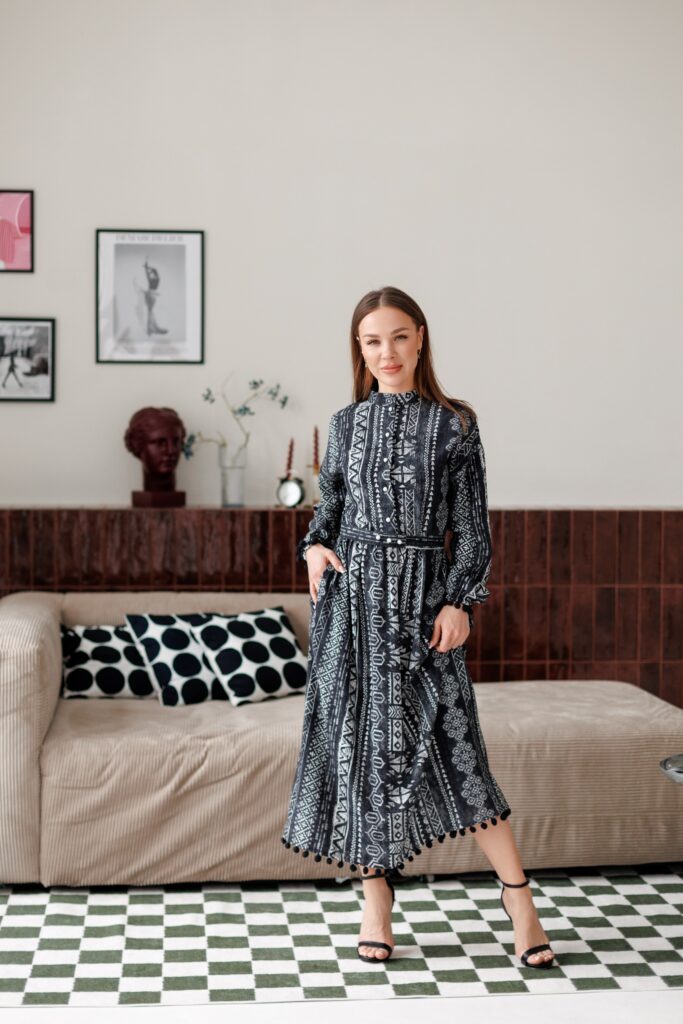 Платье «Этно» в черном