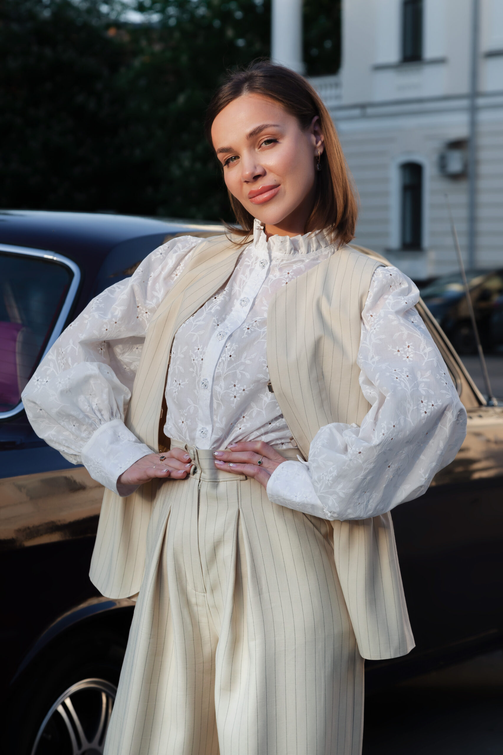 16996